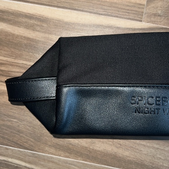 NWT Spice Bomb Fragrance Black Toiletry Bag - Picture 8 of 8